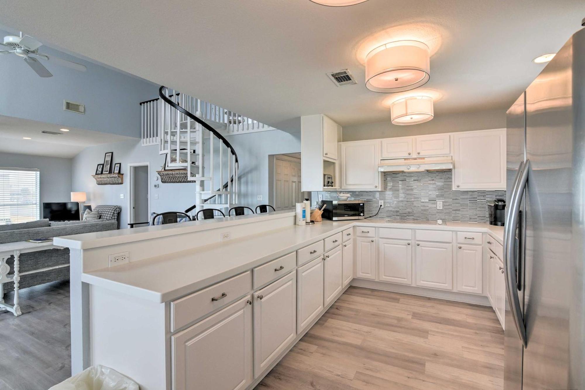 Oceanfront Galveston Home - Walk To Beach! المظهر الخارجي الصورة