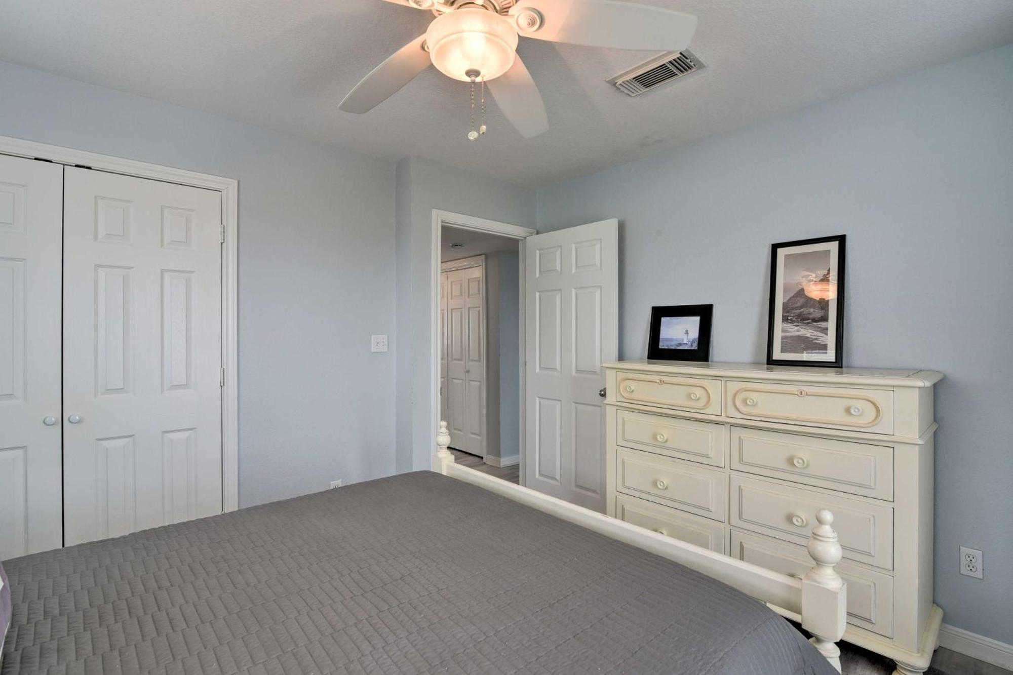 Oceanfront Galveston Home - Walk To Beach! المظهر الخارجي الصورة