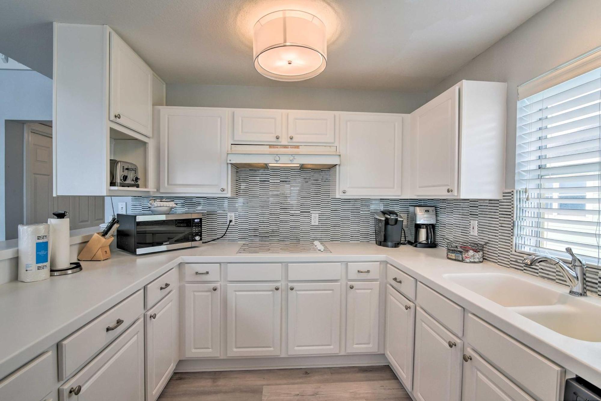 Oceanfront Galveston Home - Walk To Beach! المظهر الخارجي الصورة