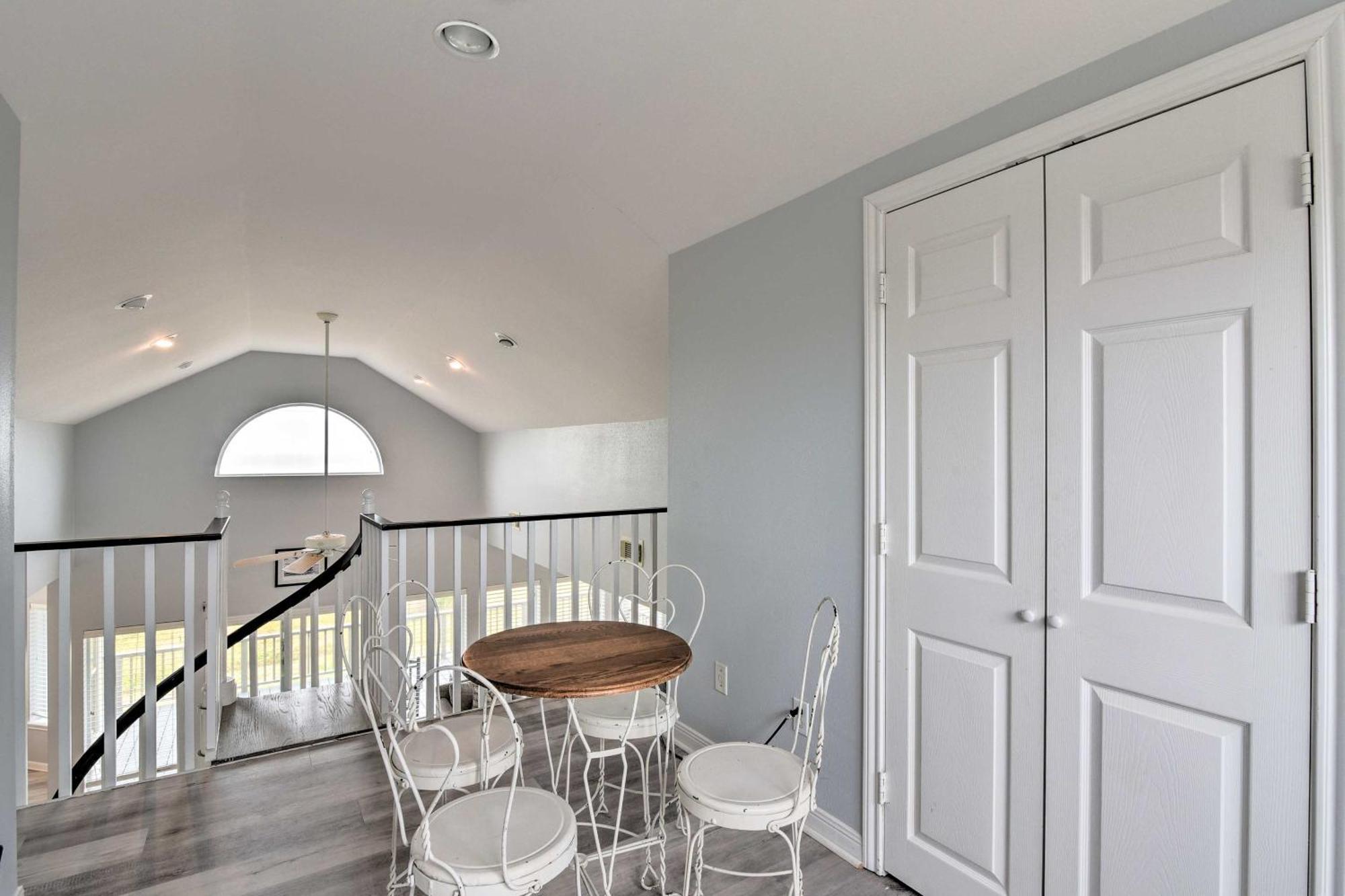Oceanfront Galveston Home - Walk To Beach! المظهر الخارجي الصورة