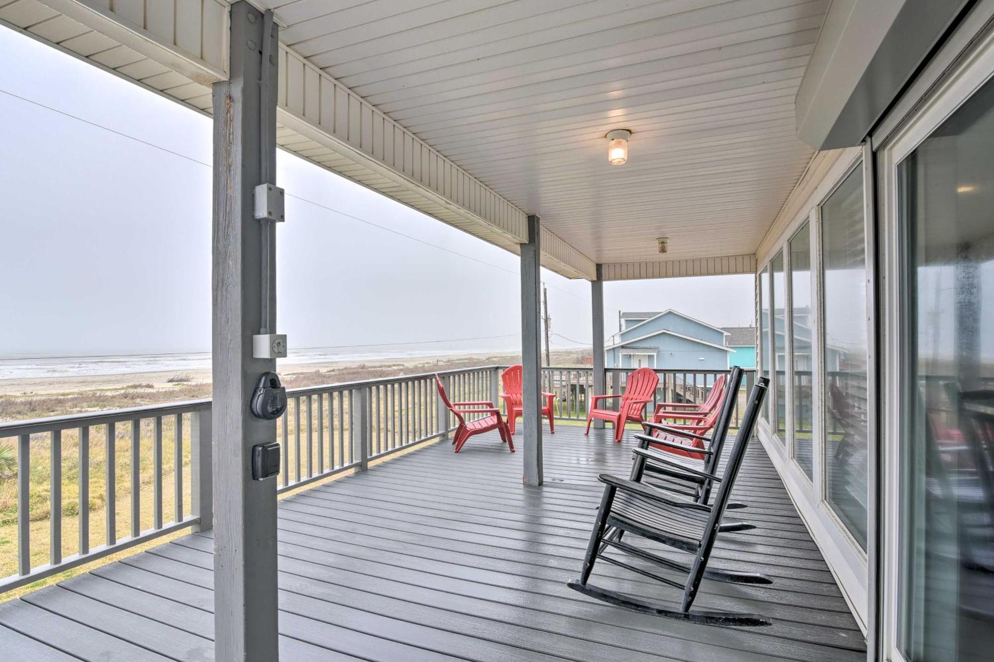 Oceanfront Galveston Home - Walk To Beach! المظهر الخارجي الصورة