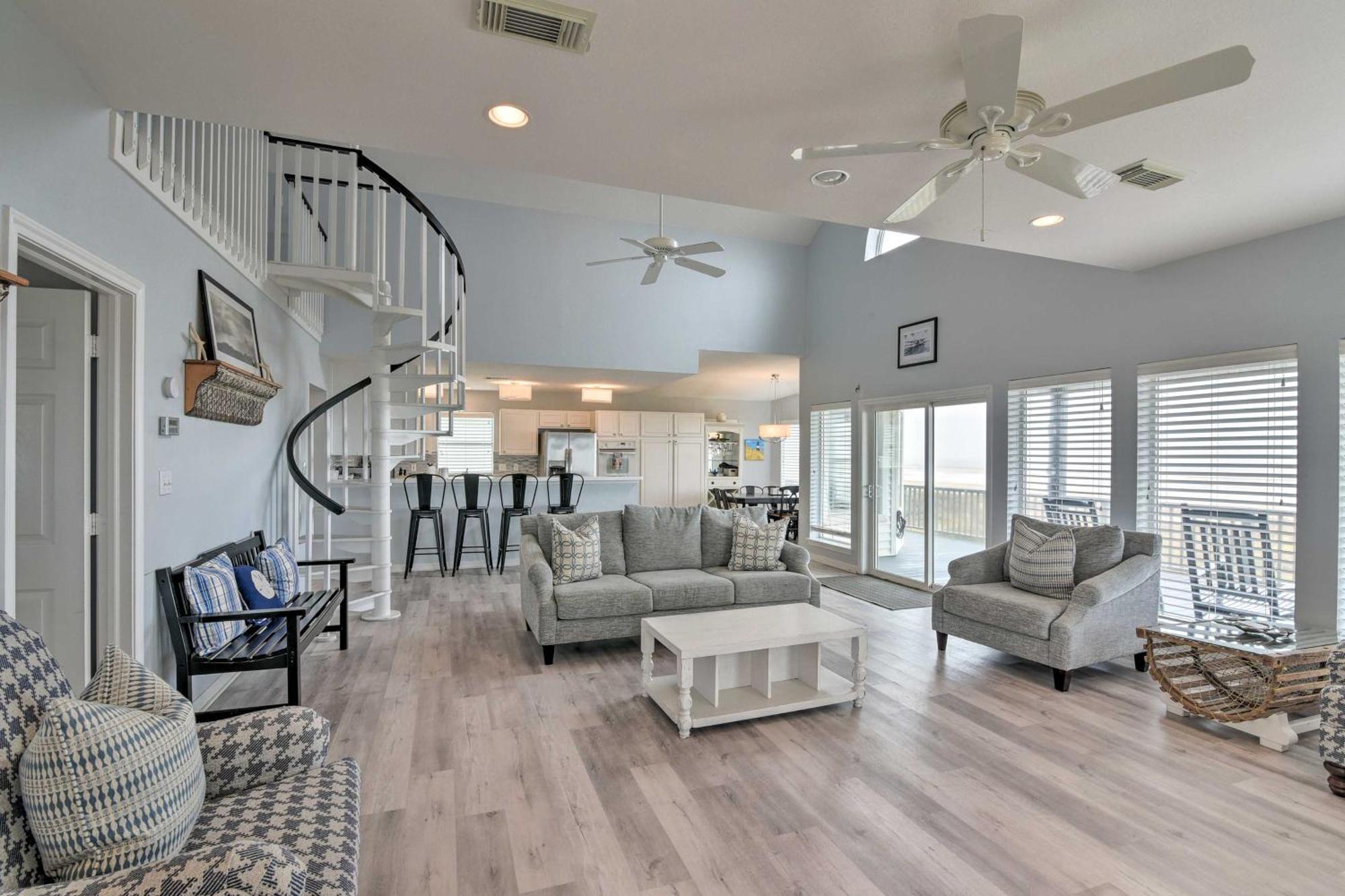 Oceanfront Galveston Home - Walk To Beach! المظهر الخارجي الصورة