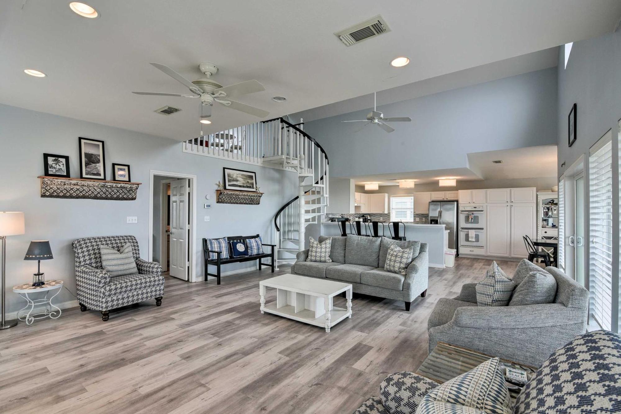 Oceanfront Galveston Home - Walk To Beach! المظهر الخارجي الصورة